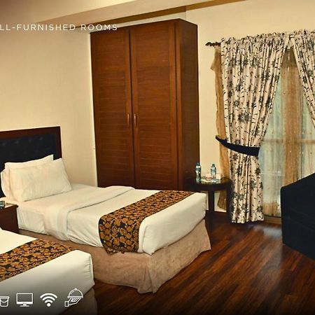 Royalton Hotel Rawalpindi Esterno foto