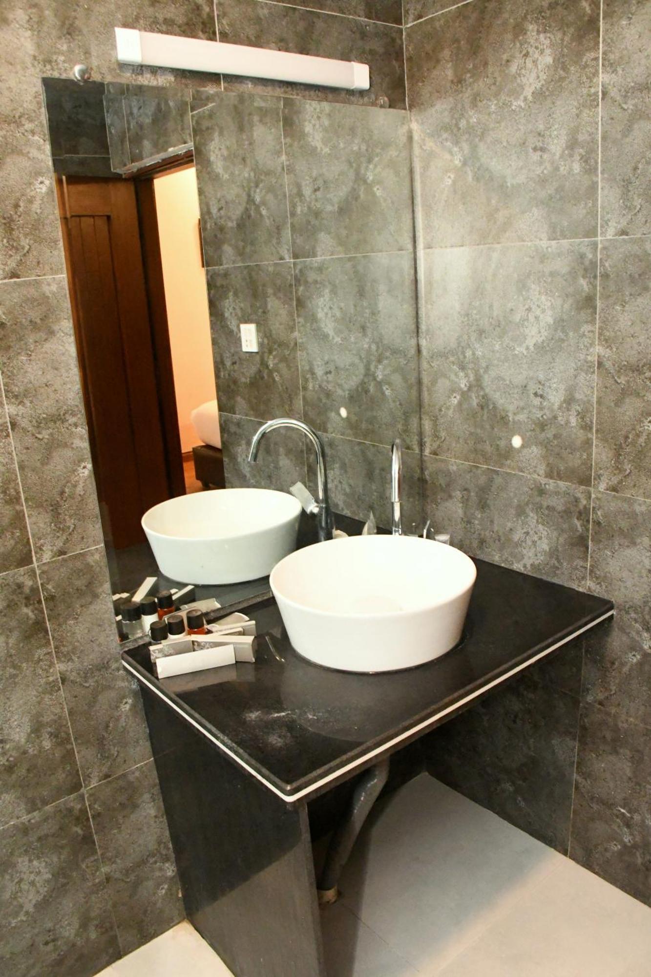 Royalton Hotel Rawalpindi Esterno foto