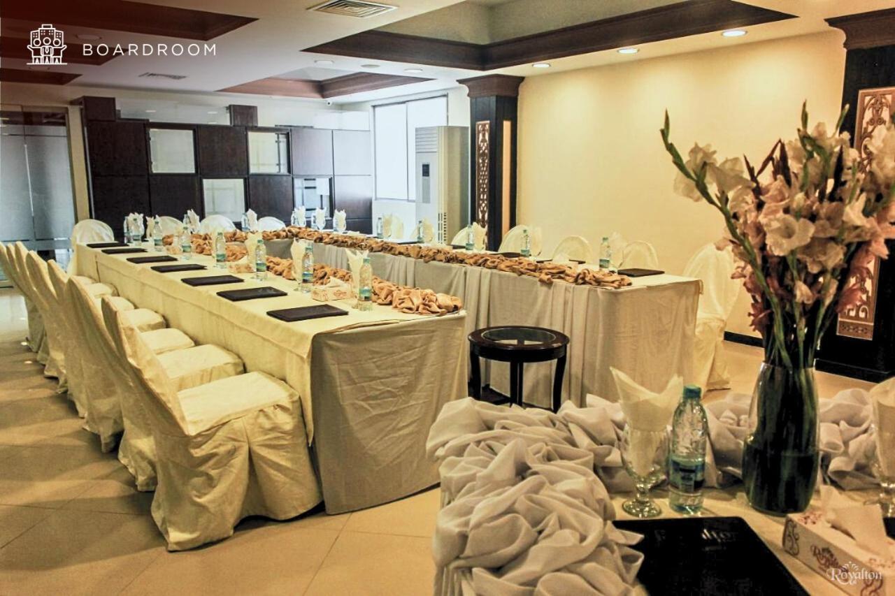 Royalton Hotel Rawalpindi Esterno foto