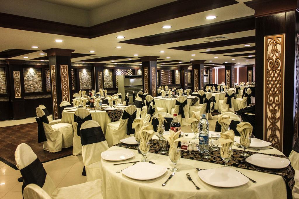 Royalton Hotel Rawalpindi Esterno foto
