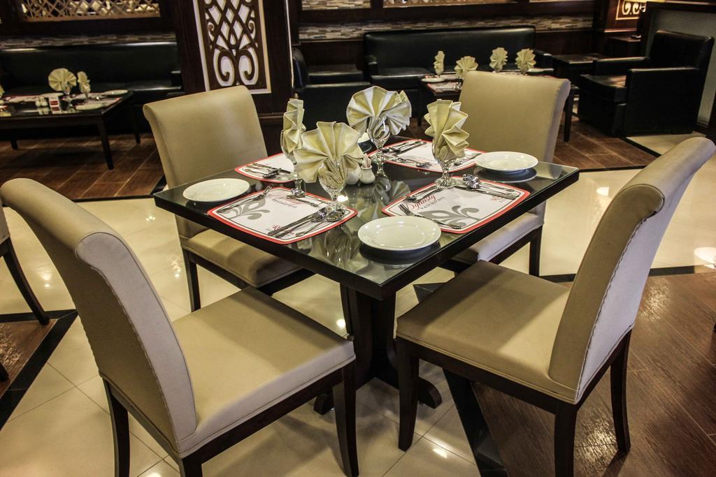 Royalton Hotel Rawalpindi Esterno foto