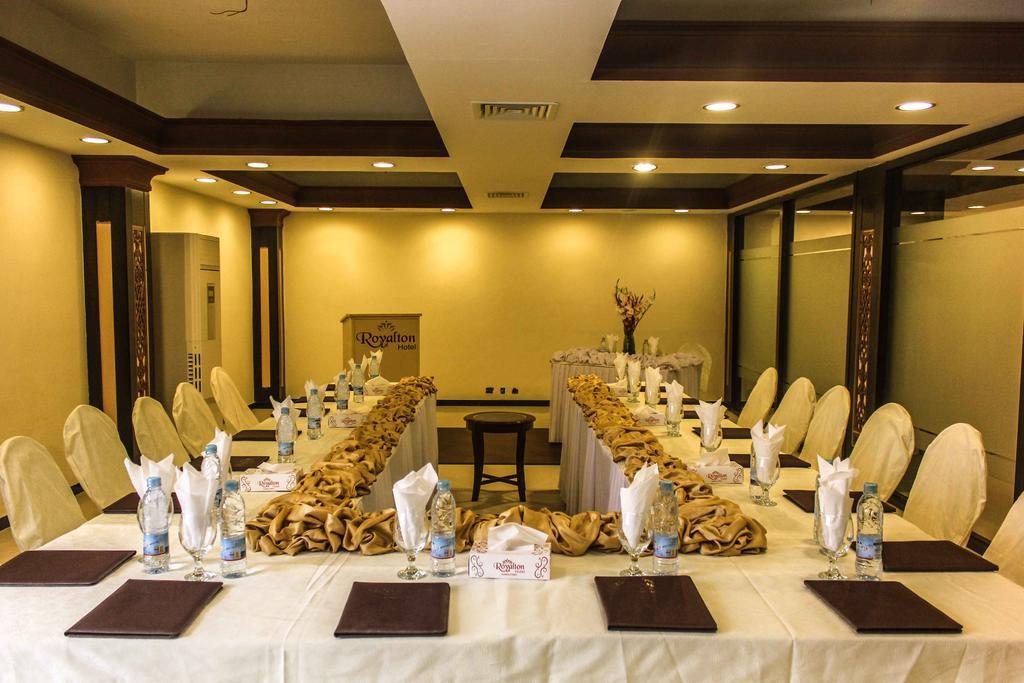 Royalton Hotel Rawalpindi Esterno foto