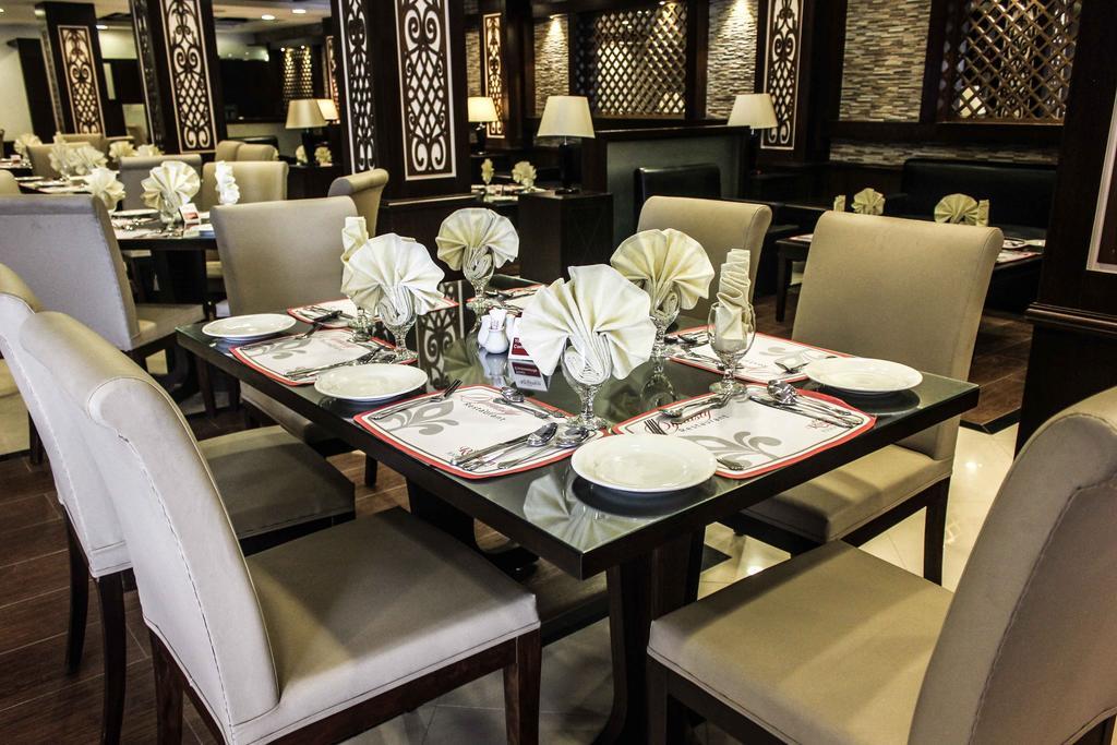 Royalton Hotel Rawalpindi Esterno foto