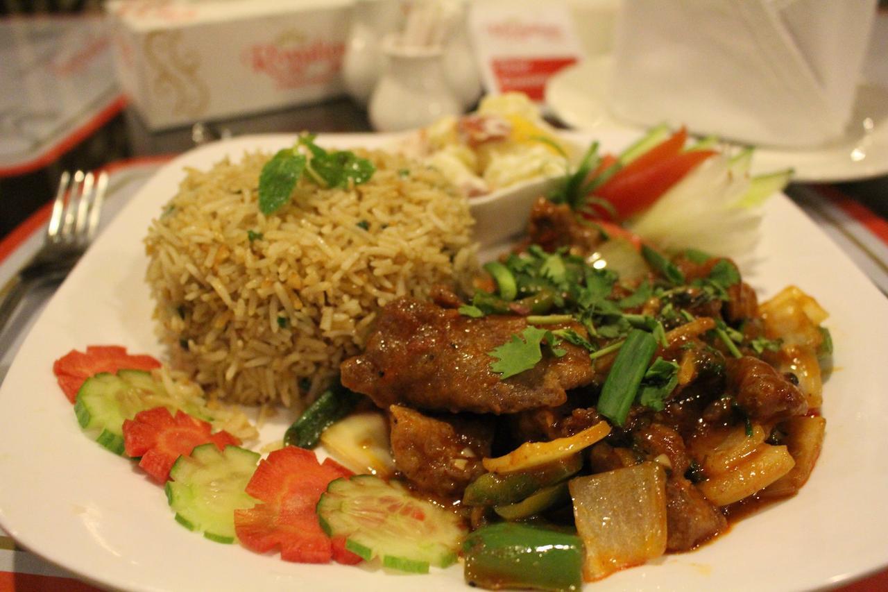 Royalton Hotel Rawalpindi Esterno foto
