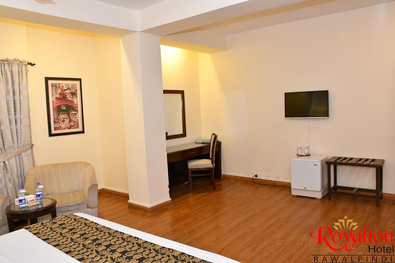 Royalton Hotel Rawalpindi Esterno foto