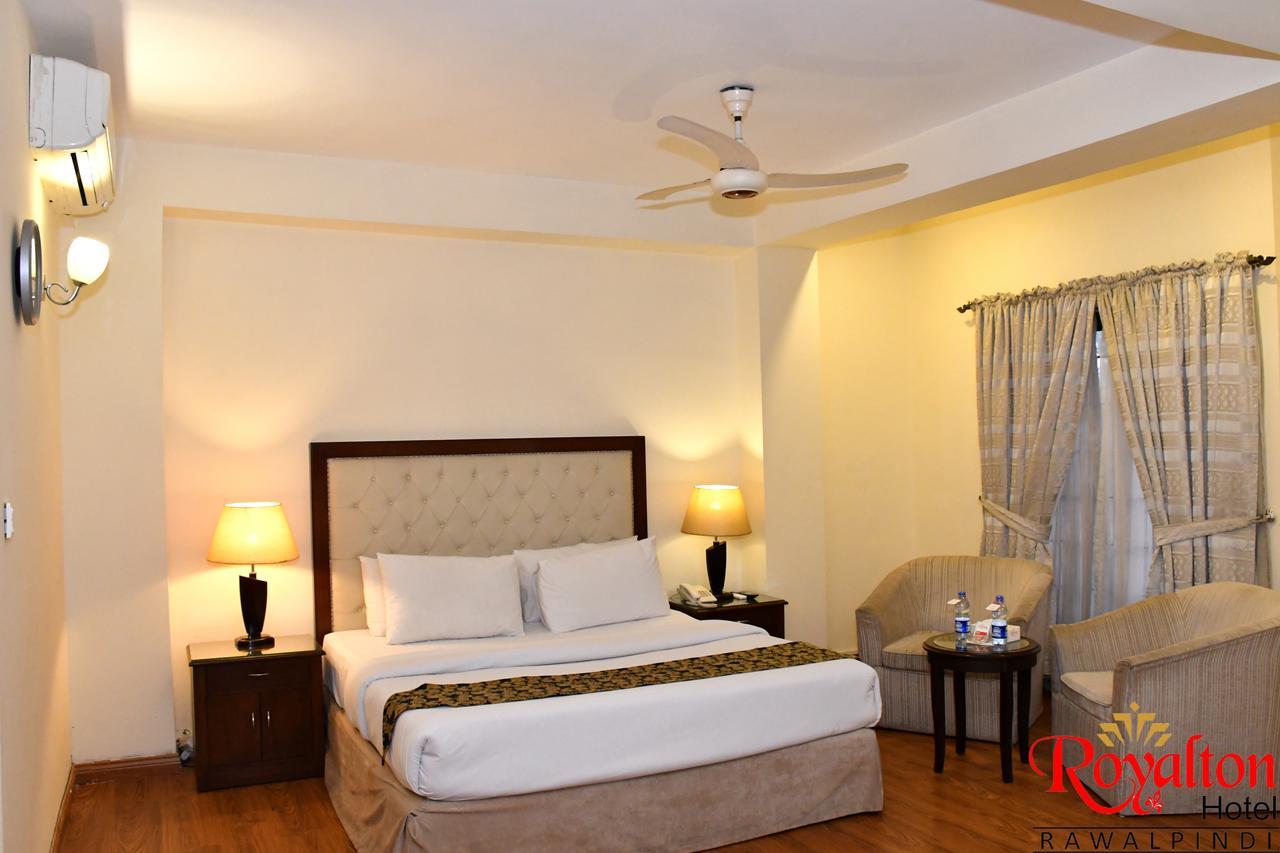 Royalton Hotel Rawalpindi Esterno foto