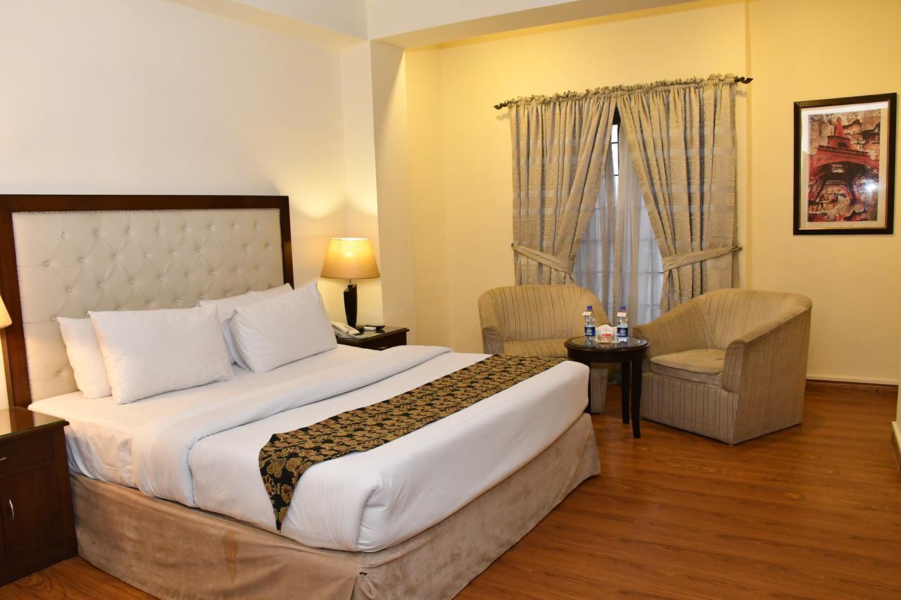 Royalton Hotel Rawalpindi Esterno foto