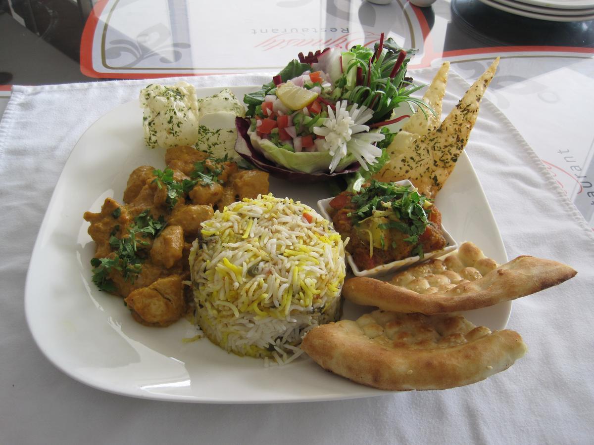Royalton Hotel Rawalpindi Esterno foto