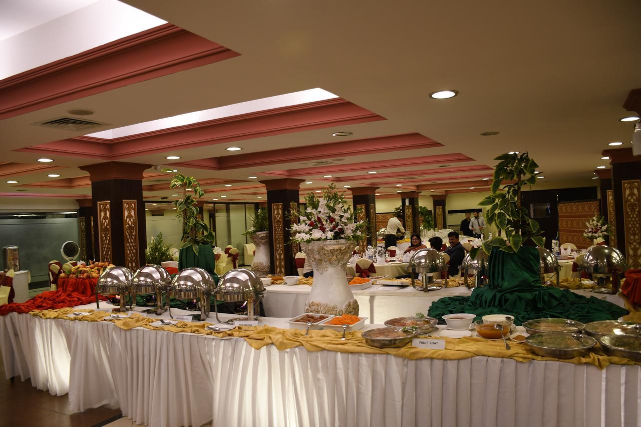Royalton Hotel Rawalpindi Esterno foto