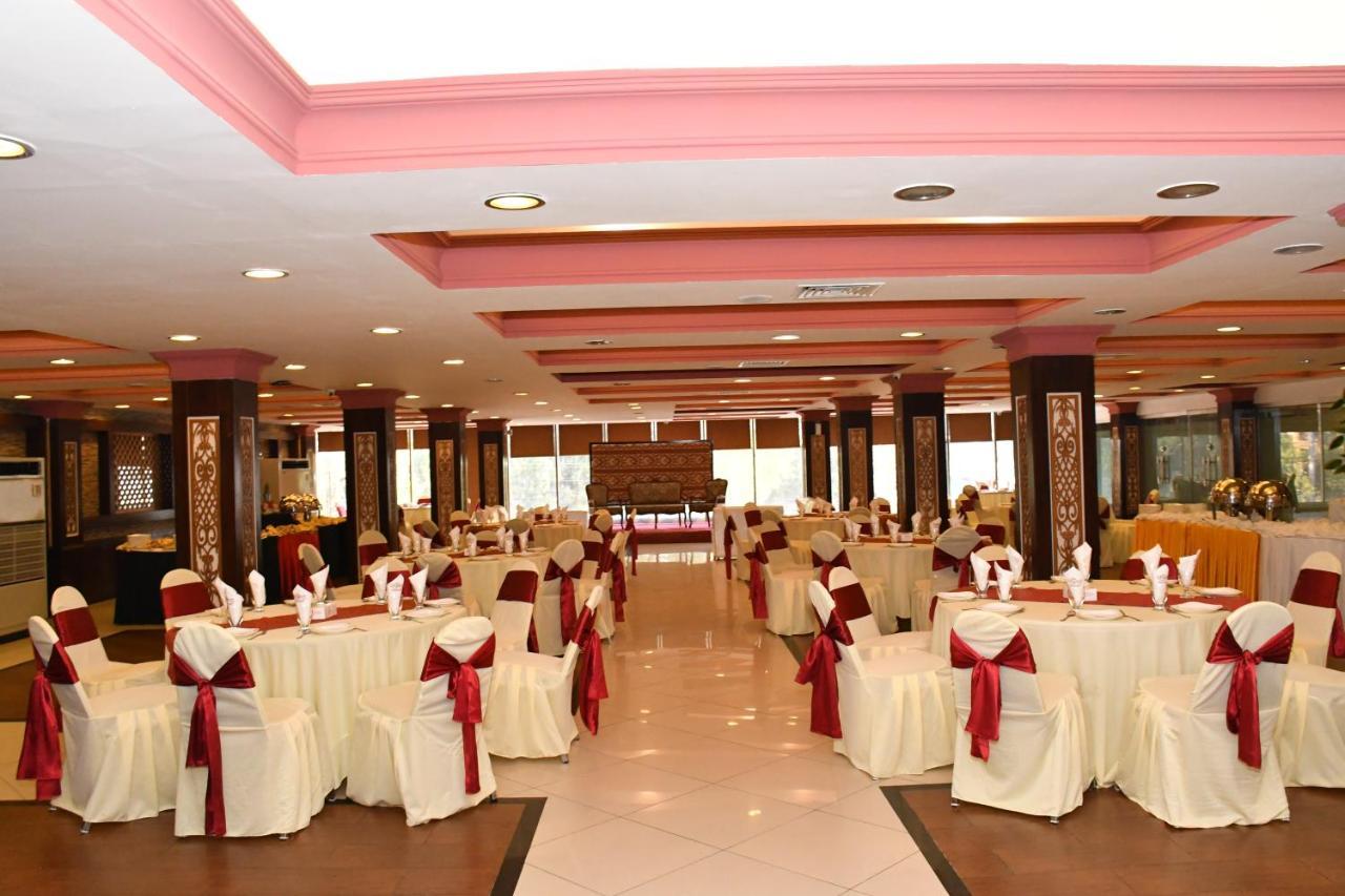Royalton Hotel Rawalpindi Esterno foto