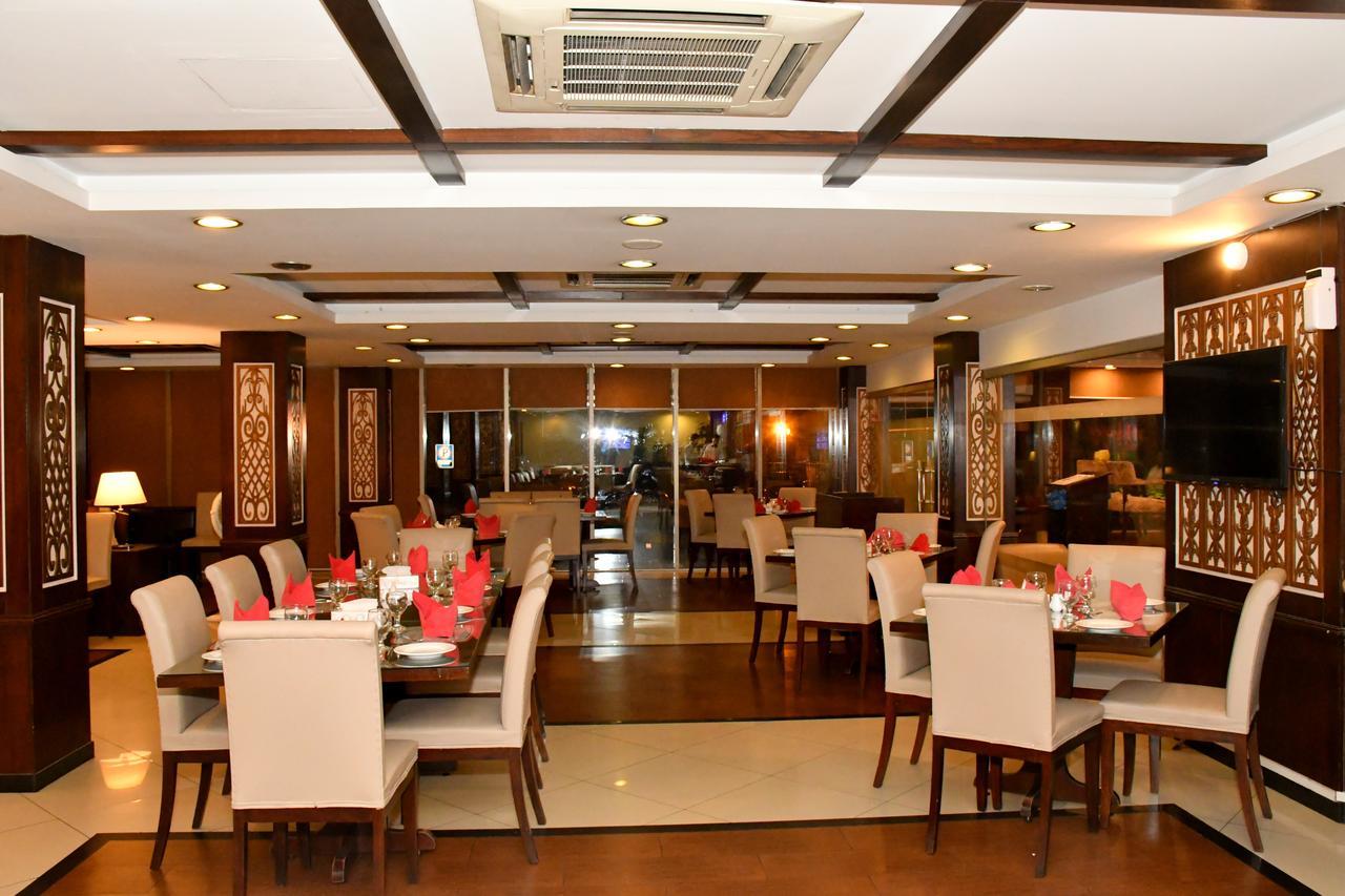 Royalton Hotel Rawalpindi Esterno foto