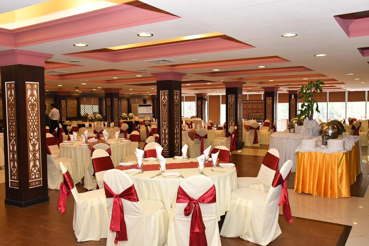 Royalton Hotel Rawalpindi Esterno foto