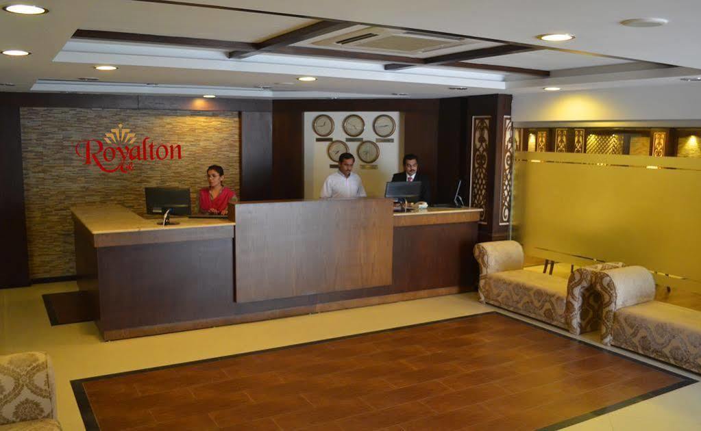 Royalton Hotel Rawalpindi Esterno foto